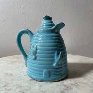 Vintage Hoss USA - Ceramic Bee Hive - Robin’s Egg Blue Honey Pot / Syrup Pitcher